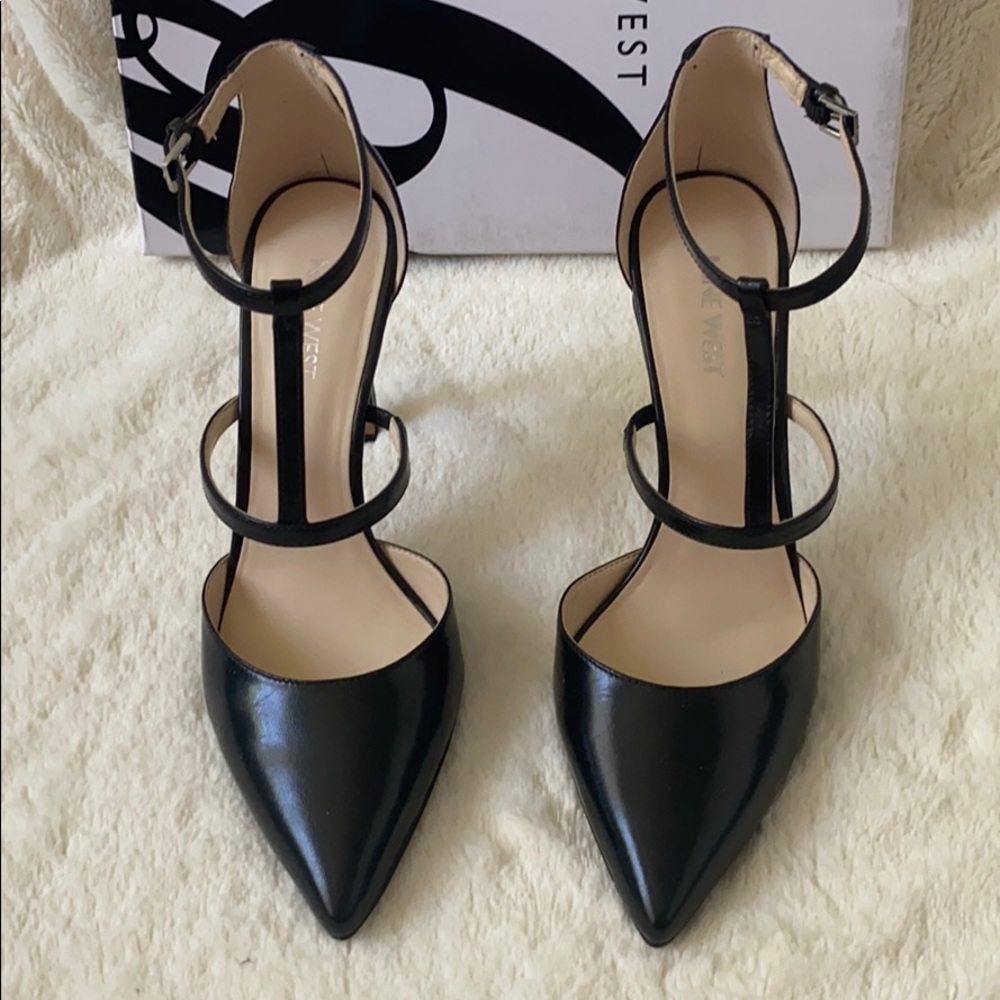 Nine West black pumps